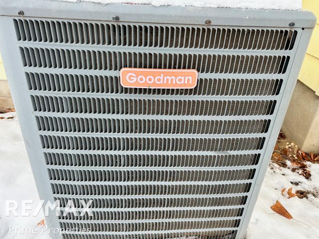 2135 S New Lothrop Road, Venice Twp, MI 48449