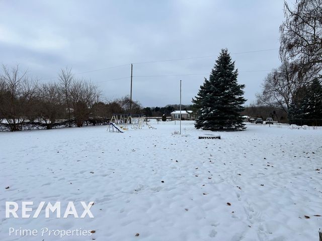 2135 S New Lothrop Road, Venice Twp, MI 48449