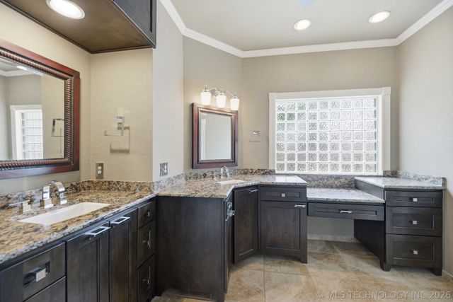 9020 S 43rd West Avenue, Tulsa, OK 74132