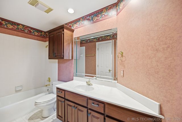 9020 S 43rd West Avenue, Tulsa, OK 74132