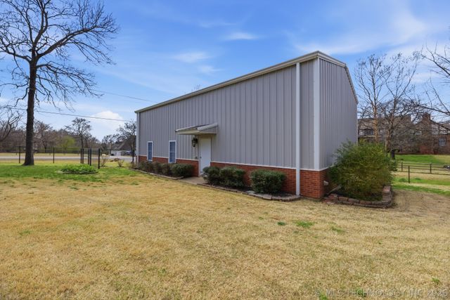 9020 S 43rd West Avenue, Tulsa, OK 74132