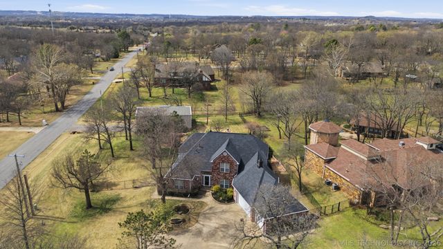 9020 S 43rd West Avenue, Tulsa, OK 74132