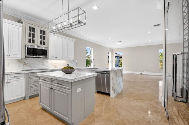 8680 Cobblestone Point Circle, Boynton Beach, FL 33472