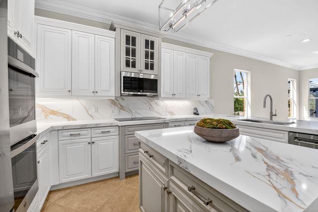 8680 Cobblestone Point Circle, Boynton Beach, FL 33472