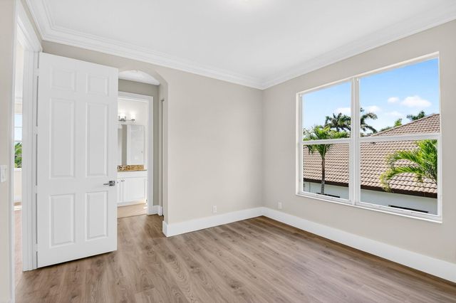 8680 Cobblestone Point Circle, Boynton Beach, FL 33472