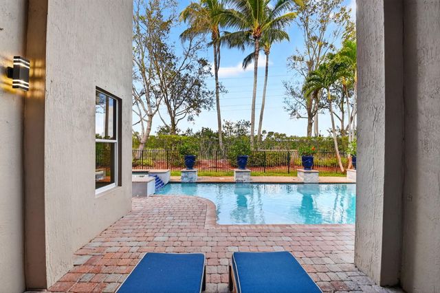 8680 Cobblestone Point Circle, Boynton Beach, FL 33472