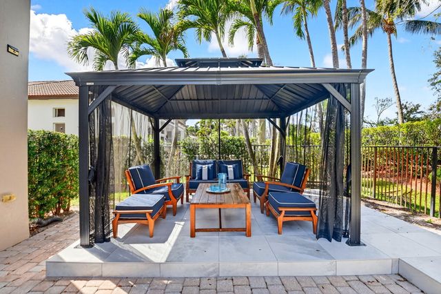 8680 Cobblestone Point Circle, Boynton Beach, FL 33472