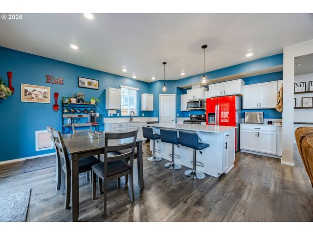 2918 FENYA St, Springfield, OR 97477