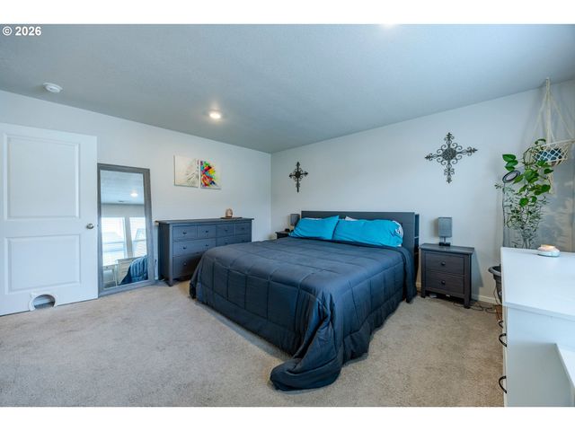 2918 FENYA St, Springfield, OR 97477