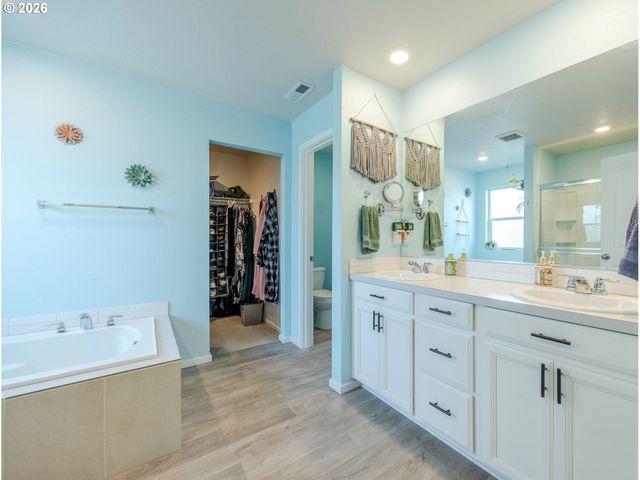 2918 FENYA St, Springfield, OR 97477