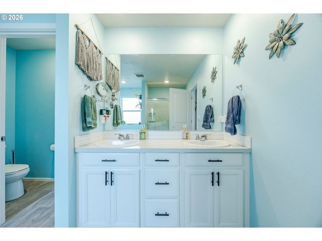 2918 FENYA St, Springfield, OR 97477