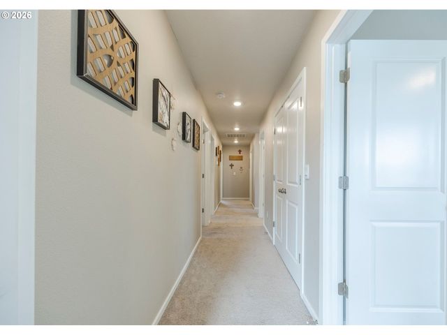 2918 FENYA St, Springfield, OR 97477