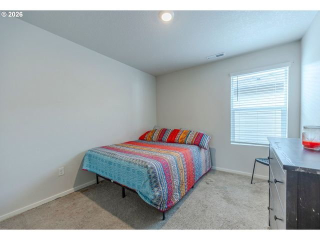 2918 FENYA St, Springfield, OR 97477