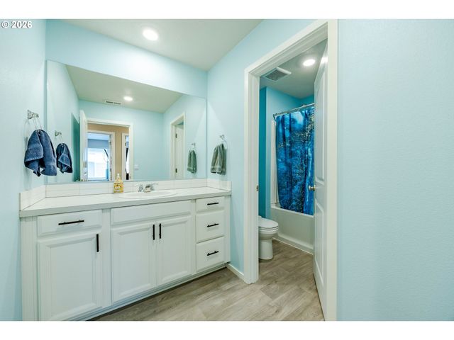 2918 FENYA St, Springfield, OR 97477