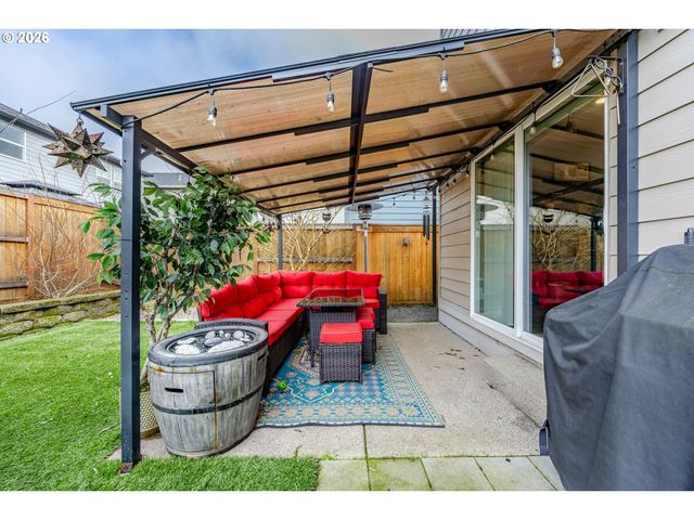 2918 FENYA St, Springfield, OR 97477