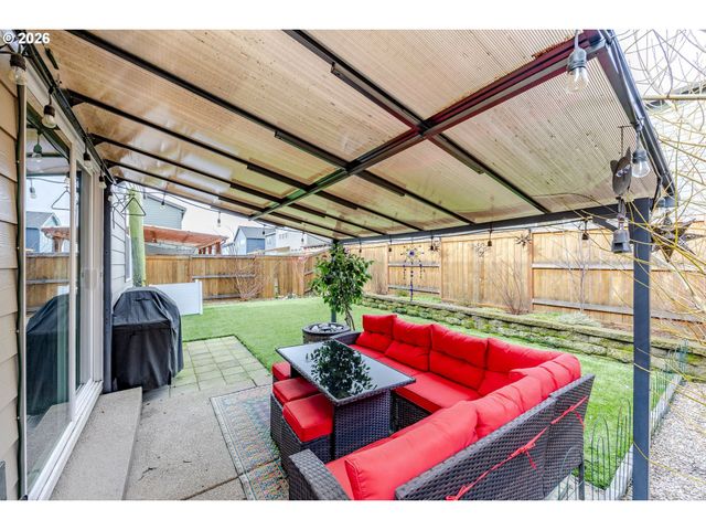 2918 FENYA St, Springfield, OR 97477