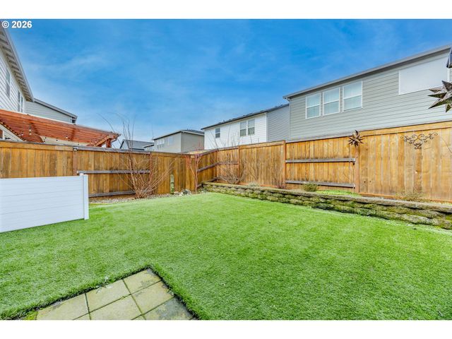 2918 FENYA St, Springfield, OR 97477