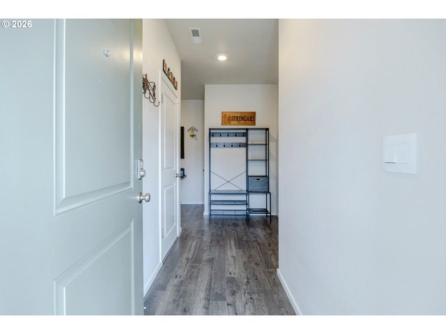 2918 FENYA St, Springfield, OR 97477