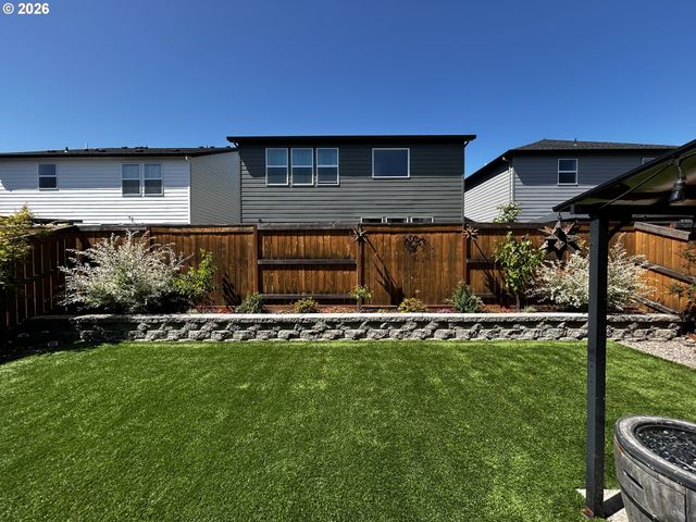 2918 FENYA St, Springfield, OR 97477