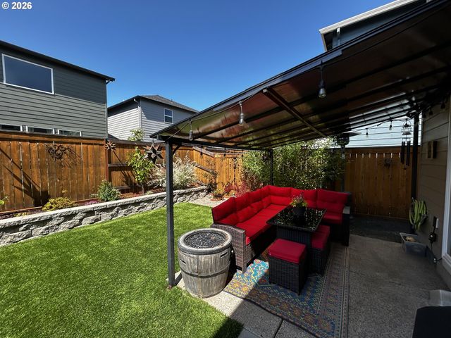 2918 FENYA St, Springfield, OR 97477