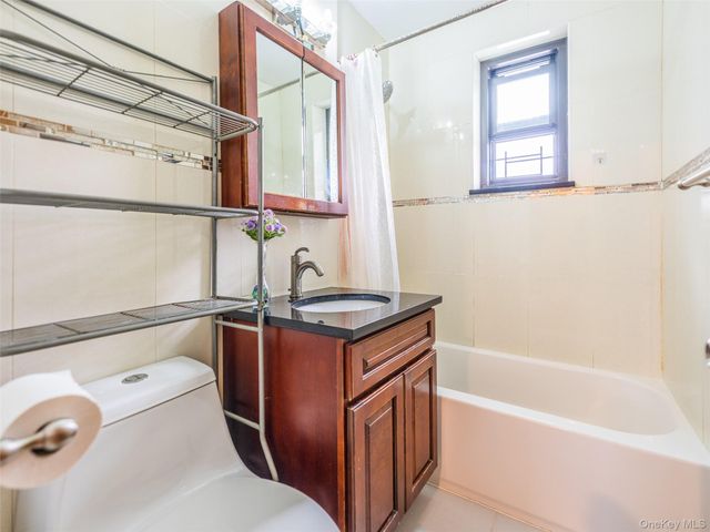 213-06 75th Avenue 6H, Bayside, NY 11364