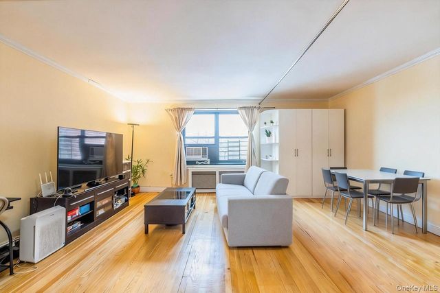 213-06 75th Avenue 6H, Bayside, NY 11364