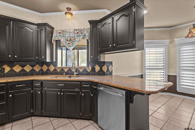 16058 Chris Lane, Tyler, TX 75703