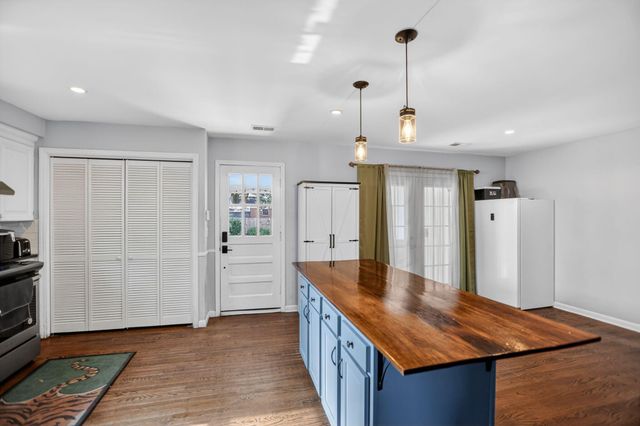 21 Manchester Road, Charleston, SC 29407