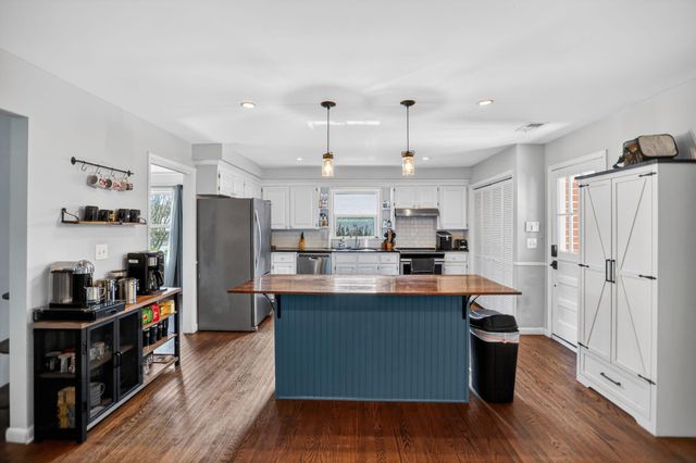 21 Manchester Road, Charleston, SC 29407