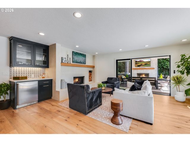 19428 35TH Ct, Lake Oswego, OR 97034