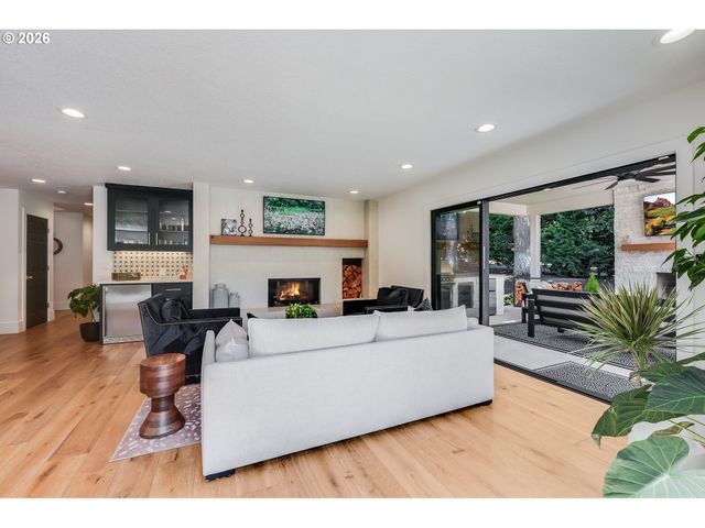 19428 35TH Ct, Lake Oswego, OR 97034