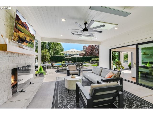 19428 35TH Ct, Lake Oswego, OR 97034