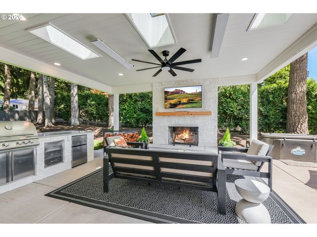 19428 35TH Ct, Lake Oswego, OR 97034