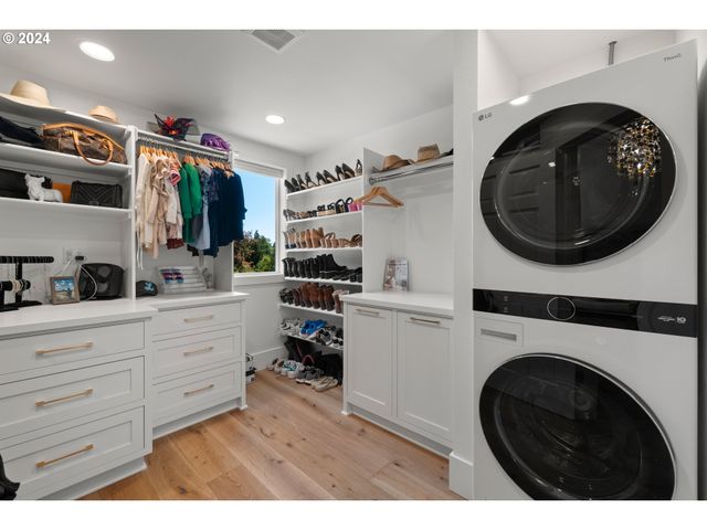 19428 35TH Ct, Lake Oswego, OR 97034