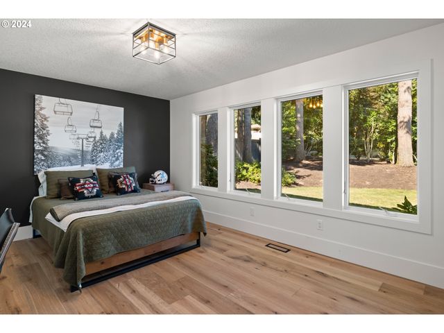 19428 35TH Ct, Lake Oswego, OR 97034