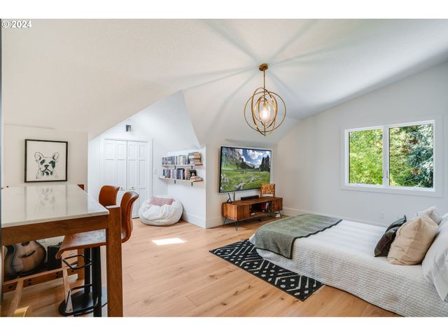 19428 35TH Ct, Lake Oswego, OR 97034