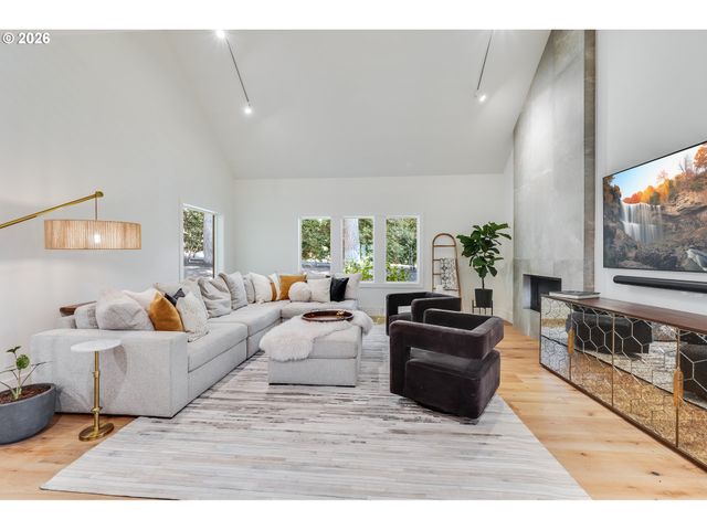 19428 35TH Ct, Lake Oswego, OR 97034