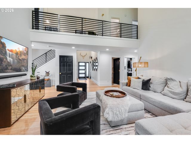 19428 35TH Ct, Lake Oswego, OR 97034