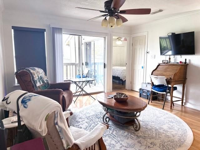 418 Garland Drive 214, Lake Jackson, TX 77566