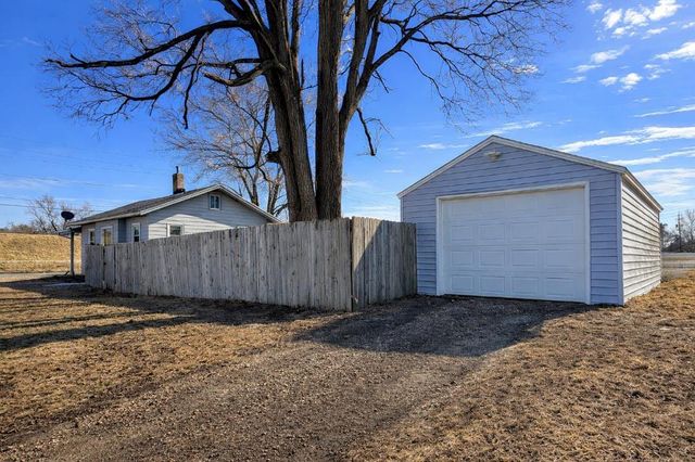 402 Black Hawk Road, Waterloo, IA 50701