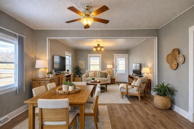 402 Black Hawk Road, Waterloo, IA 50701