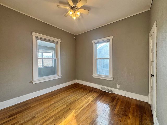 402 Black Hawk Road, Waterloo, IA 50701