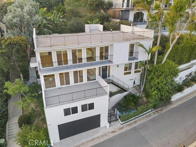 4749 Bonvue, Los Angeles, CA 90027