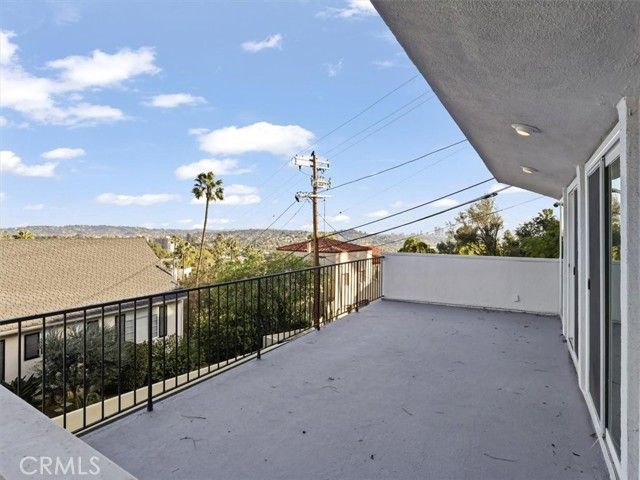 4749 Bonvue, Los Angeles, CA 90027