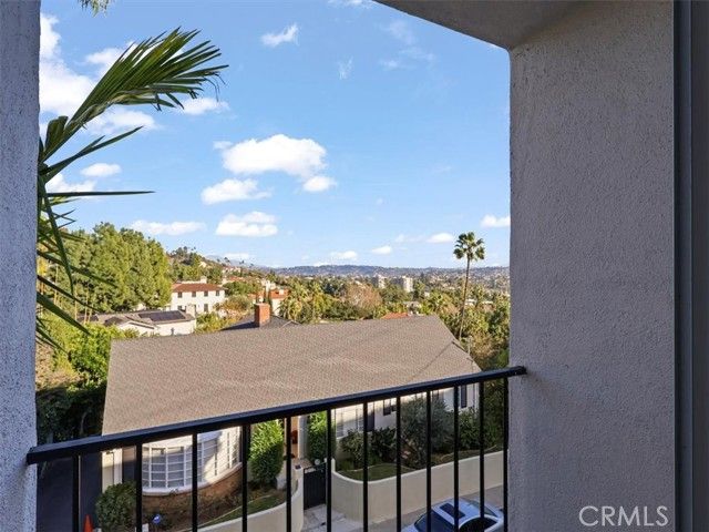 4749 Bonvue, Los Angeles, CA 90027