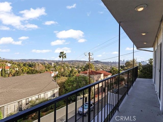 4749 Bonvue, Los Angeles, CA 90027