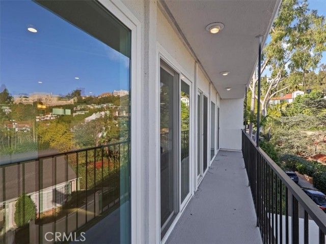 4749 Bonvue, Los Angeles, CA 90027