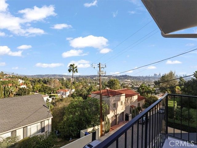 4749 Bonvue, Los Angeles, CA 90027