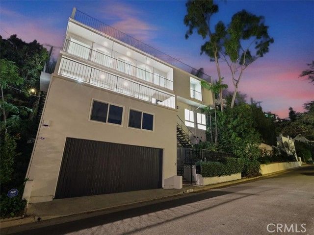 4749 Bonvue, Los Angeles, CA 90027