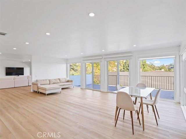 4749 Bonvue, Los Angeles, CA 90027